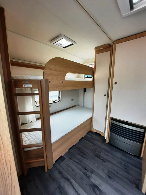 Fahrzeug Übersicht 12 Fahrzeugabbildung LMC Vivo 522 K Sparen Sie 4.650,- €
