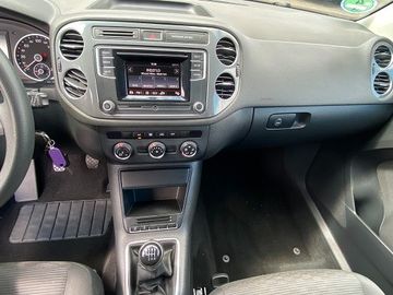 Volkswagen Tiguan - 12