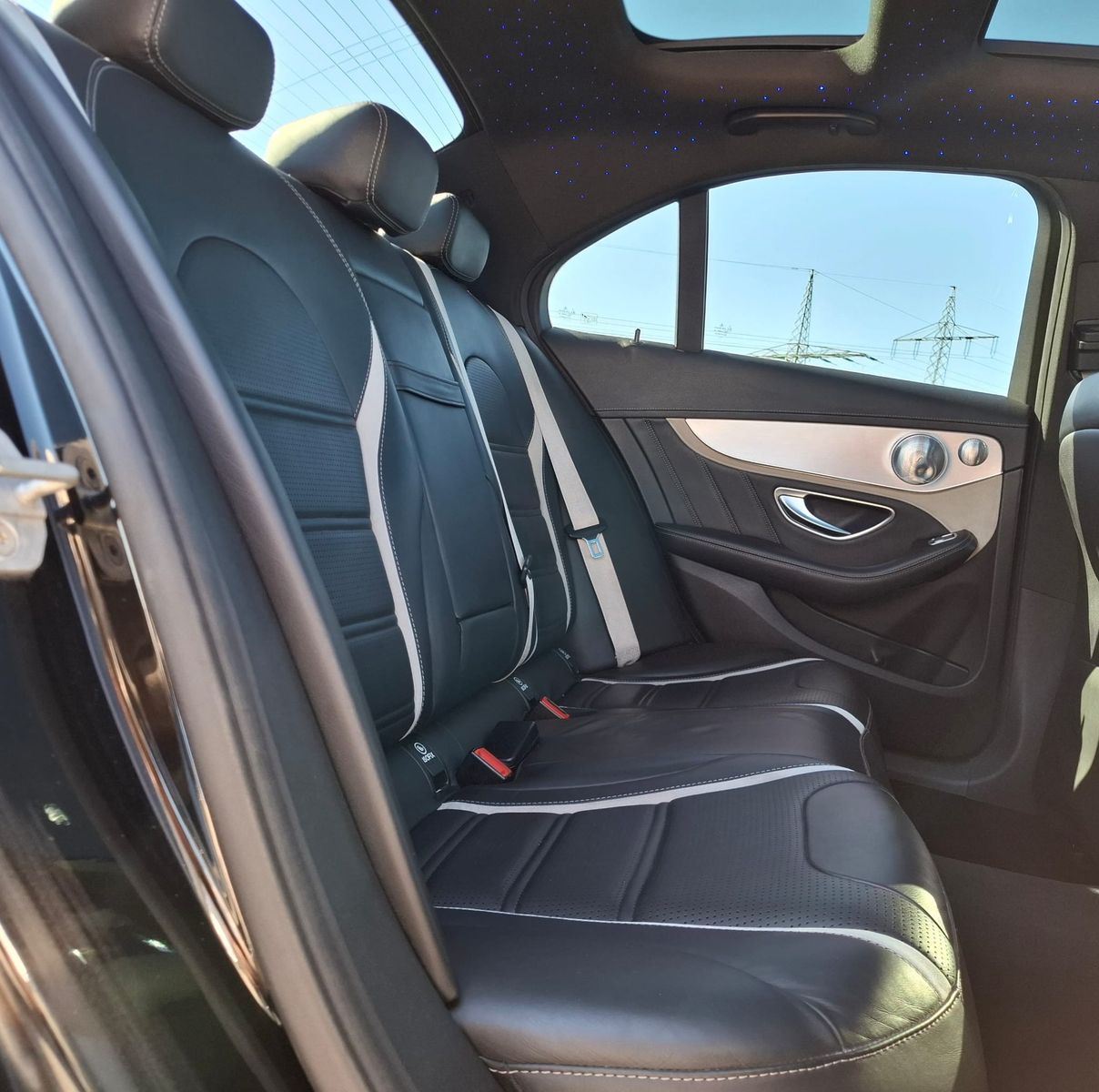 Fahrzeugabbildung Mercedes-Benz c63s AMG PANO*LEDER*BURMESTER*MULTIBEAM*DISTR.