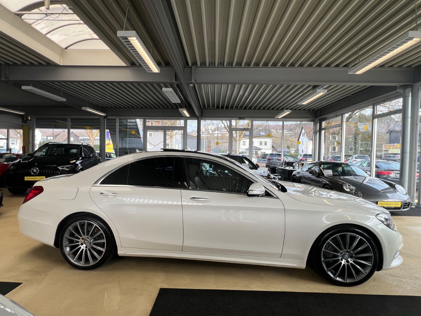 Fahrzeugabbildung Mercedes-Benz S 350 BlueTec / d AMG LINE *DIAMANT-WEIß*