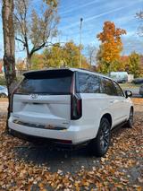 Cadillac Escalade Sport Platinum - Cadillac Escalade mit Benzin-Antrieb: Automatik