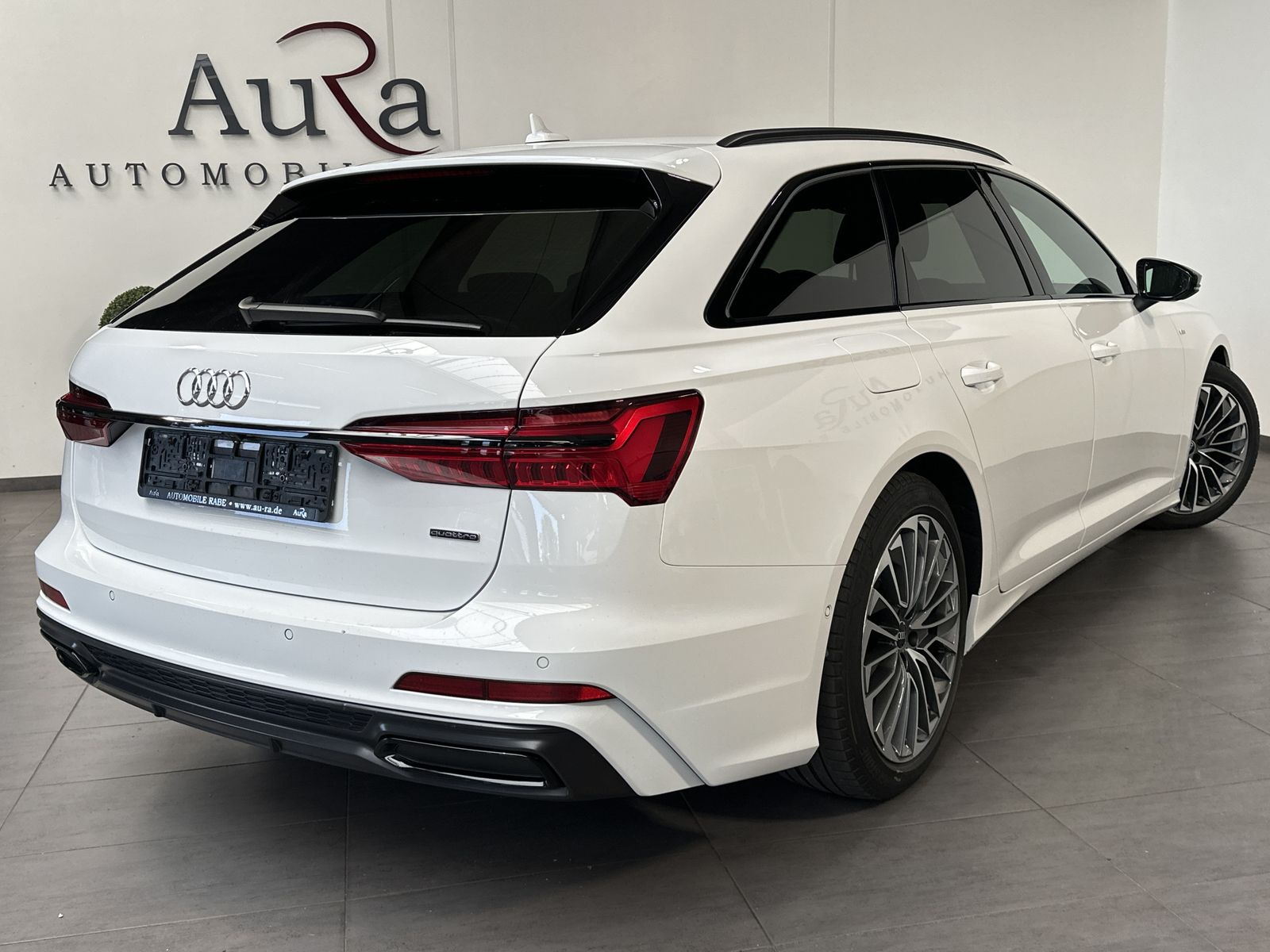 Fahrzeugabbildung Audi A6 Avant 55 TFSI e Qu S-Line NAV+LED+ACC+KAMERA