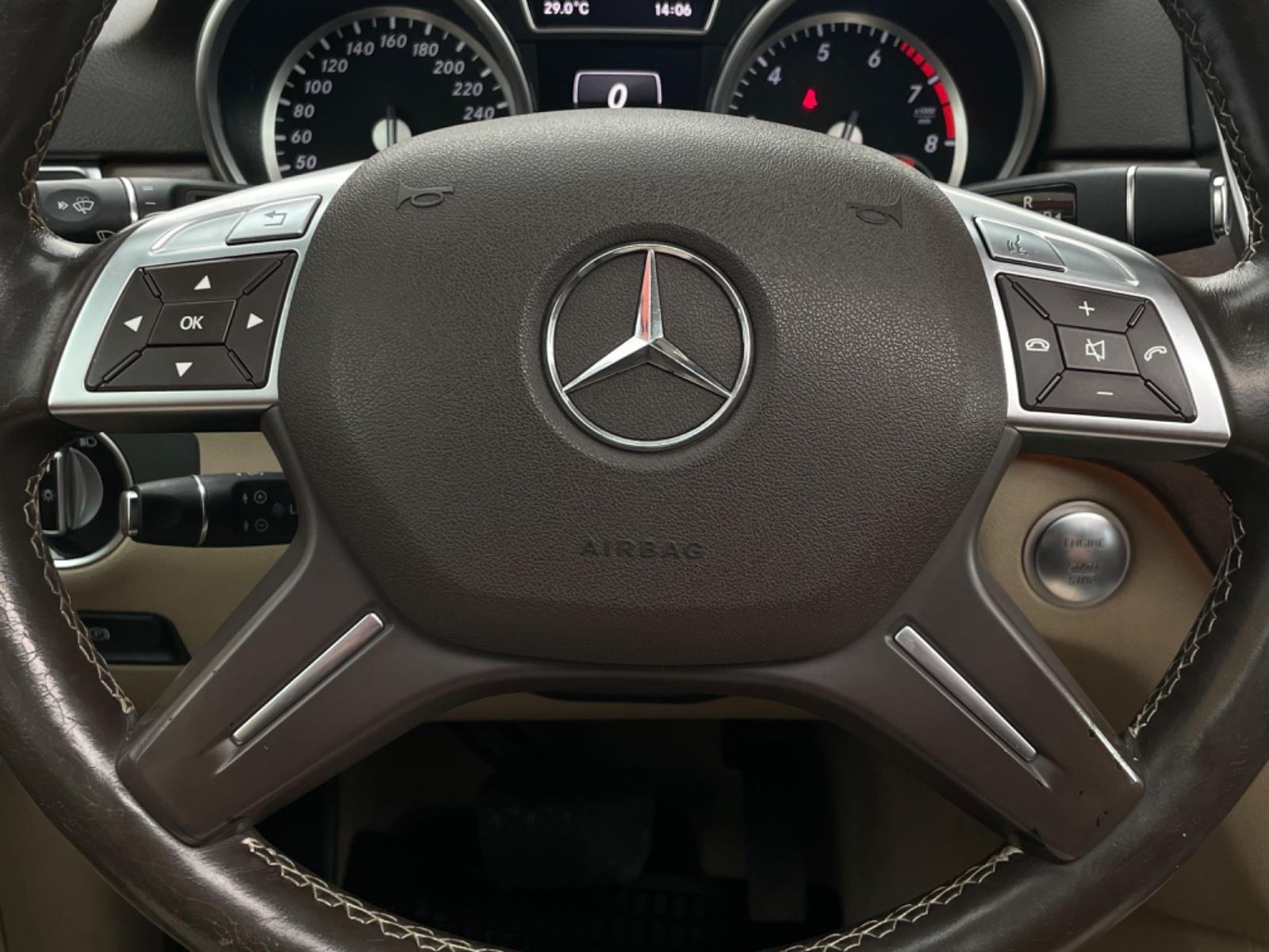 Mercedes-Benz ML 350 4Matic AMG /S-DACH/R-KAMERA/MEMORY/LEDER