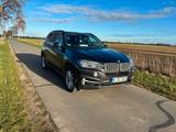 BMW X5 xDrive40d Pano AHK Leder 7 Sitzer HeadUp  - BMW X5: 7 Sitze