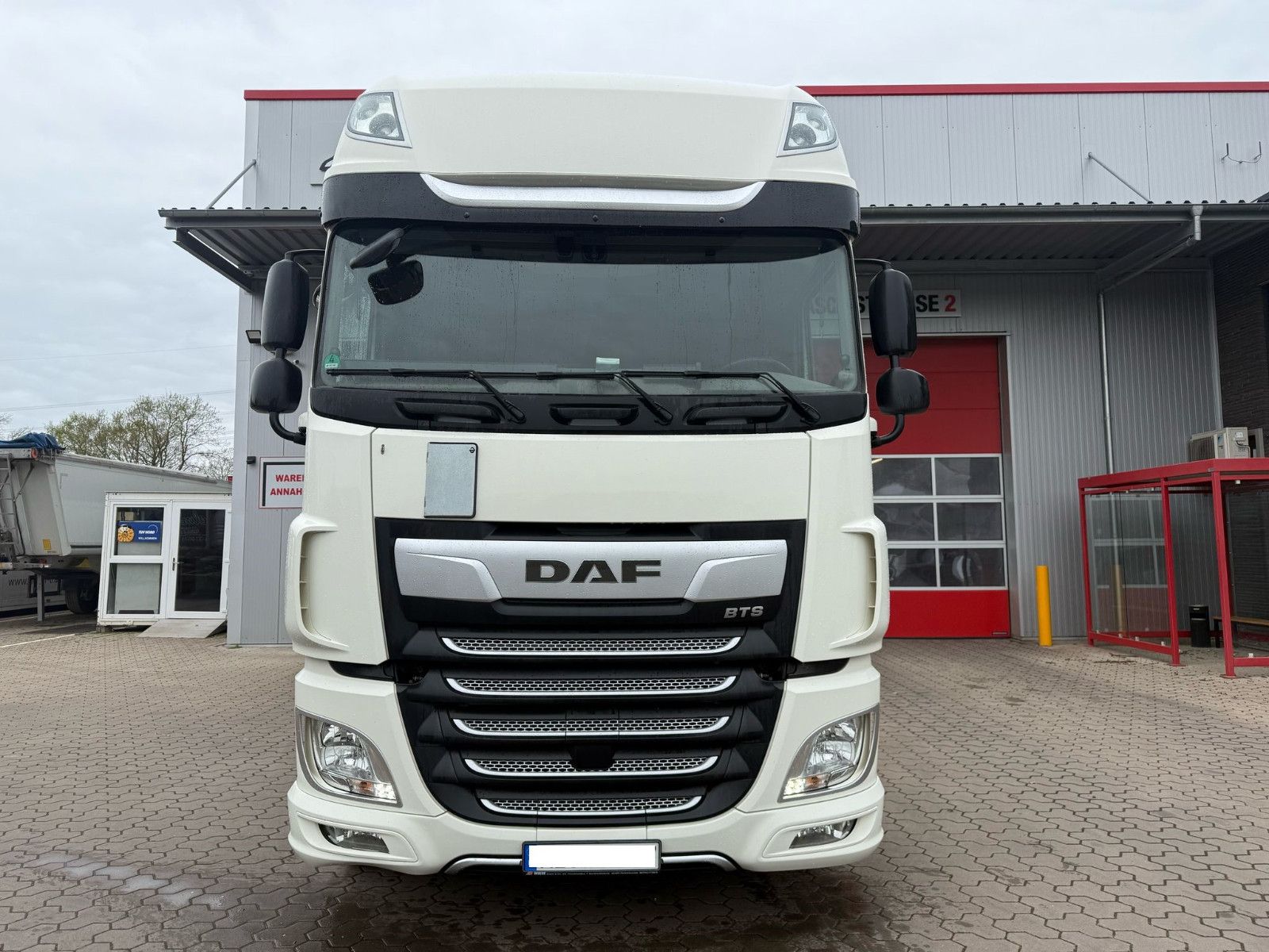 Fahrzeugabbildung DAF XF 530 FT mit Hydraulik sehr gepflegt
