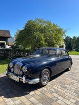 Jaguar Daimler V8 Saloon OLDTIMER  - blaue Jaguar Daimler