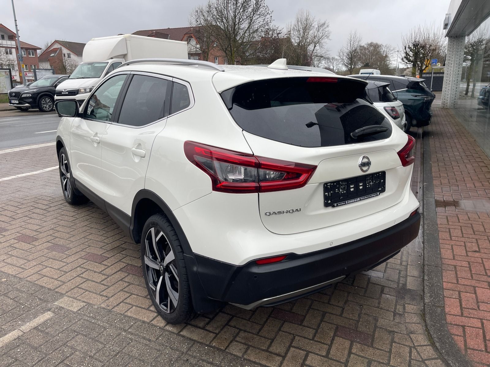 Fahrzeugabbildung Nissan Qashqai 1.3 DiG-T Tekna+ Automatik Leder Navi