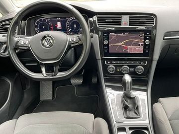 Volkswagen Golf - 9