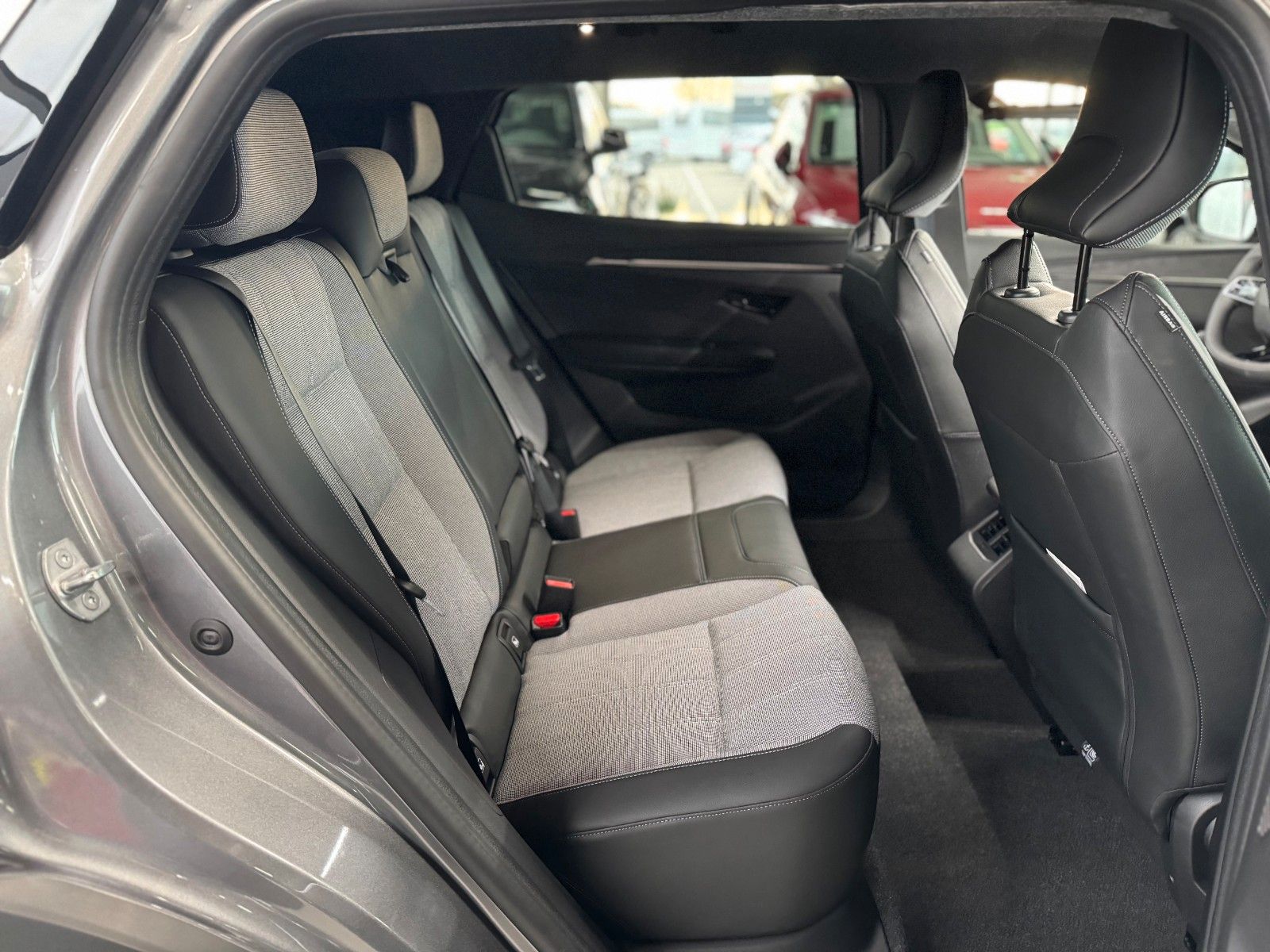 Fahrzeugabbildung Mitsubishi Eclipse Cross EV Diamant TOP 87 kWh 22KW