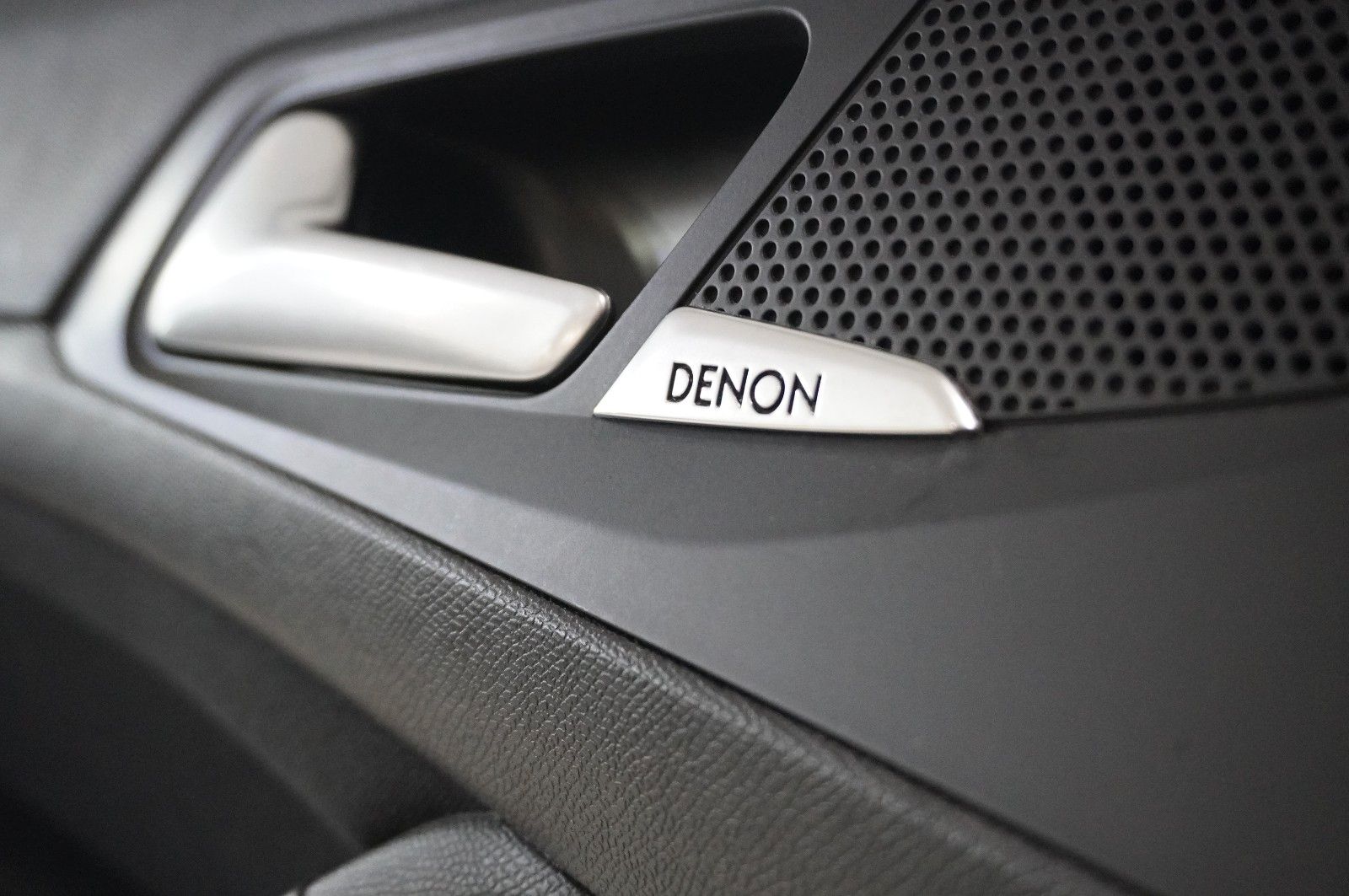 Fahrzeugabbildung Peugeot 308 SW 1.2T ALLURE NAVI/LED/KAMERA/SHZ/SPORT/AHK