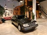 Mercedes-Benz E 280 - schwarze Mercedes-Benz E 280