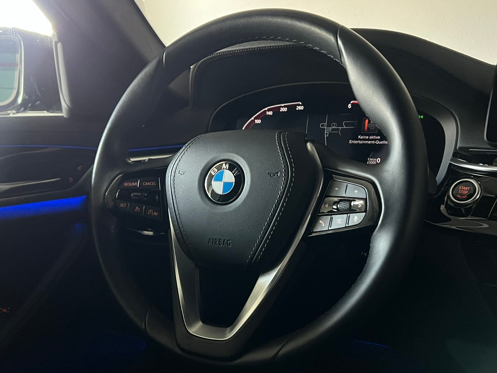 Fahrzeugabbildung BMW 530 d xDrive Luxury Line/DAB/HuD/LASER/19% MwSt.