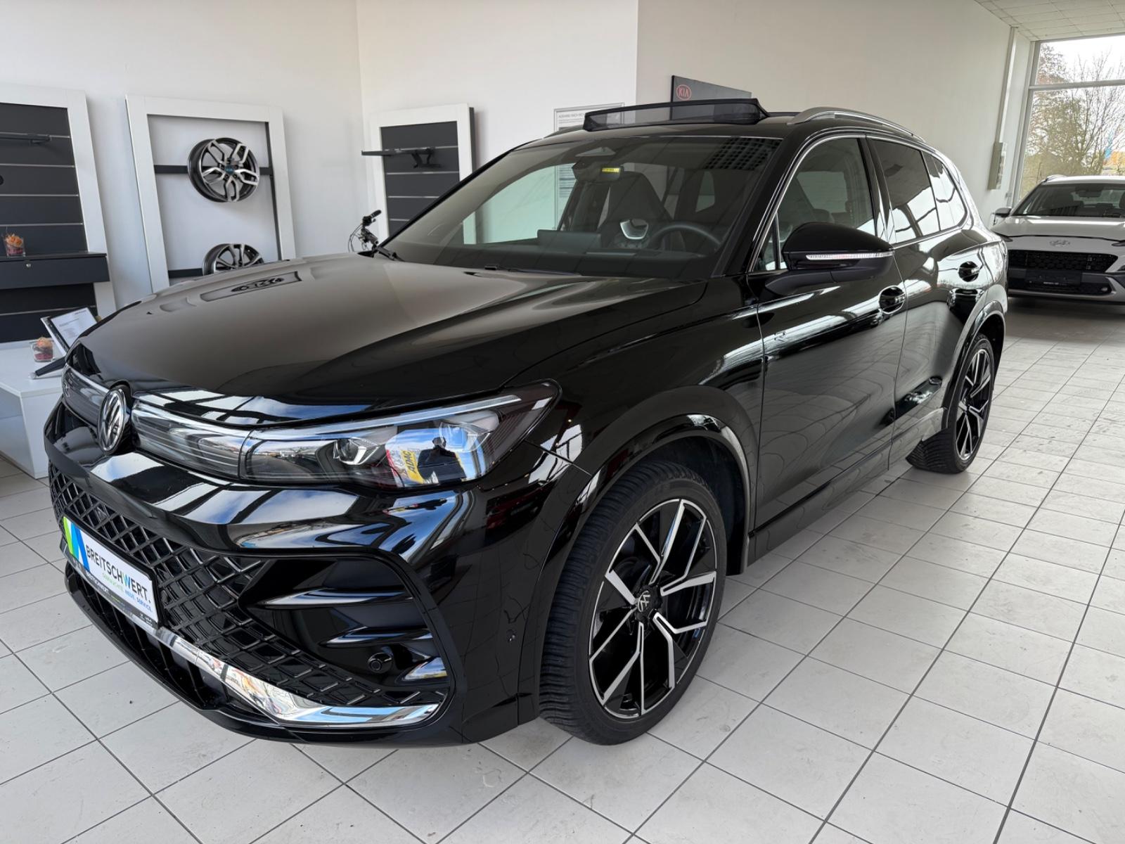 Volkswagen Tiguan 1.5 eTSI DSG R-Line PANO/AHK/IQ.Light