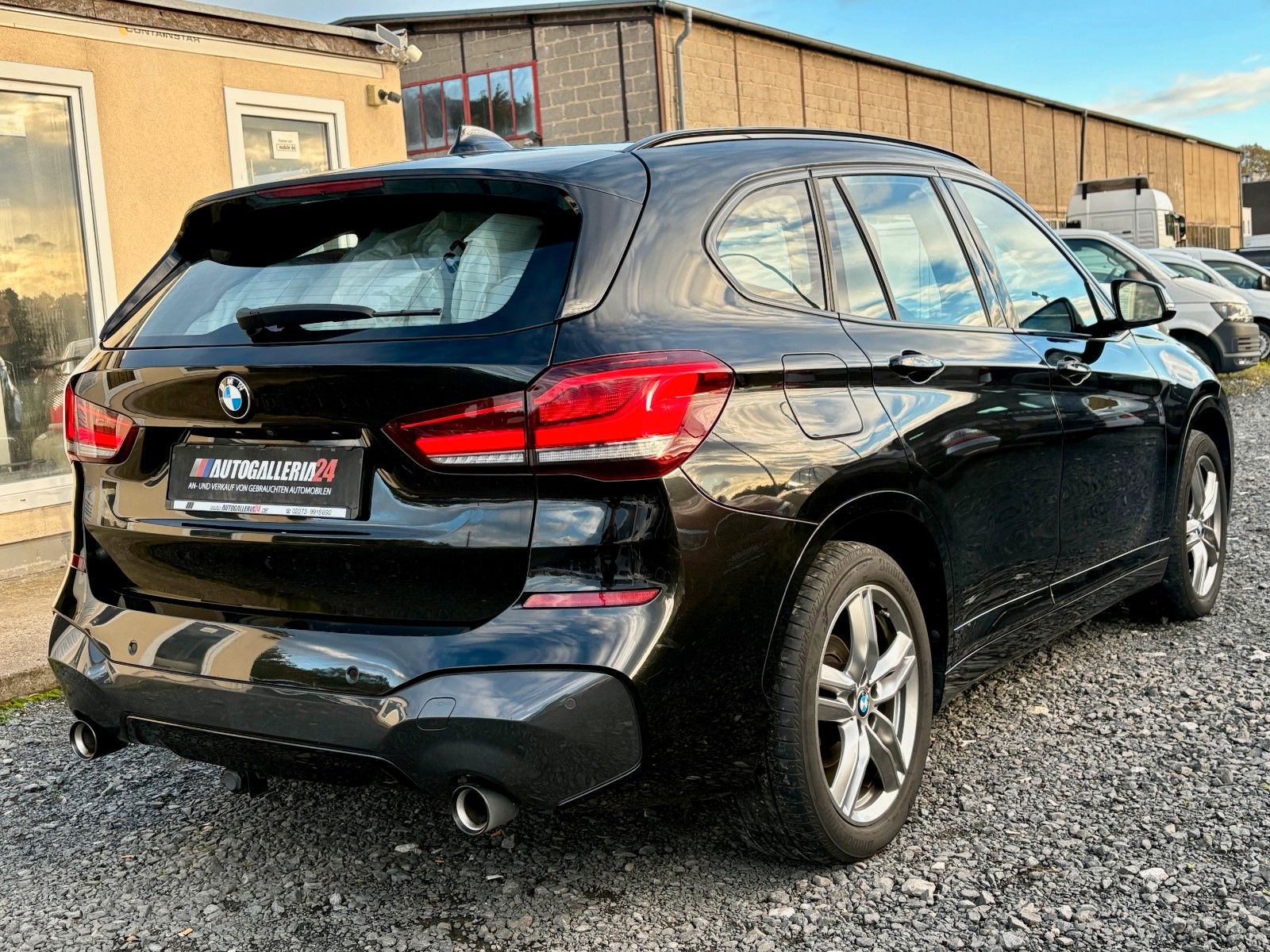 Fahrzeugabbildung BMW X1 sDrive18d Aut. M SPORTPAKET Navi LED Pano HUD