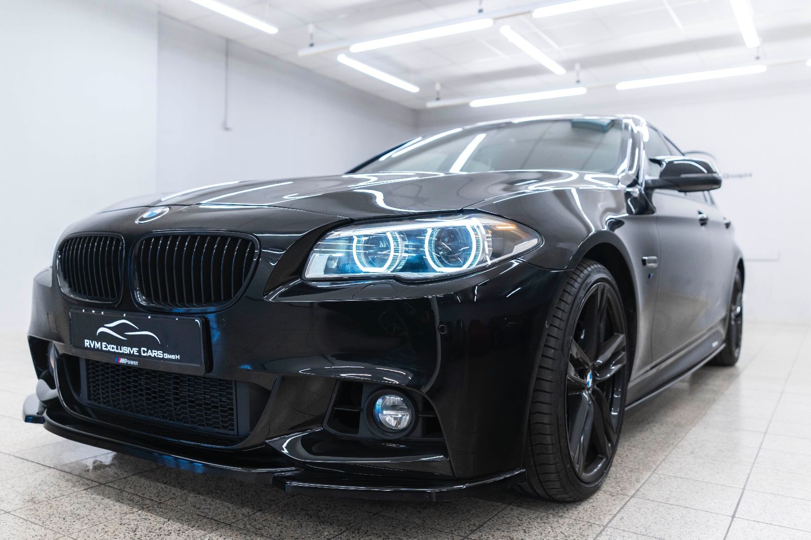 Fahrzeugabbildung BMW 550I Xdrive M-Performance HUD LED KAM NAV H&K