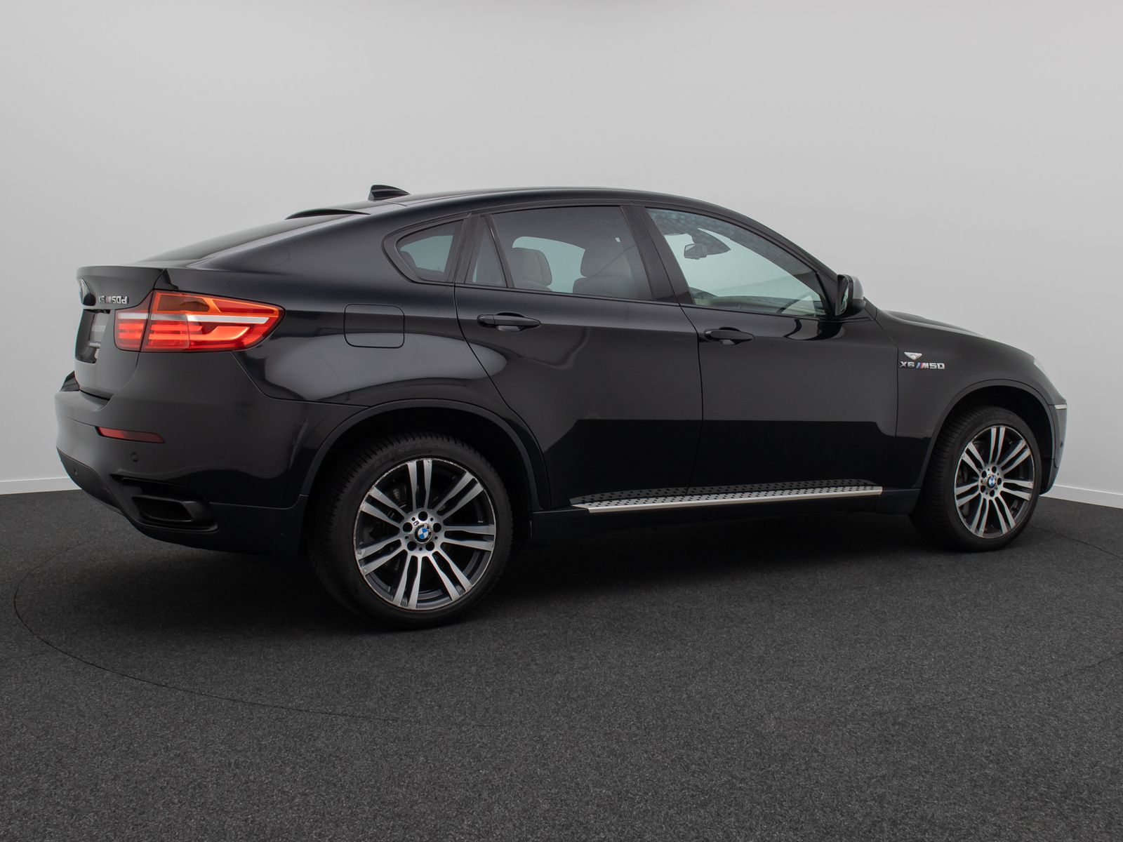 Fahrzeugabbildung BMW X6 M50d ACC HUD Bi-Xenon 360°SoftClose Alarm 20"
