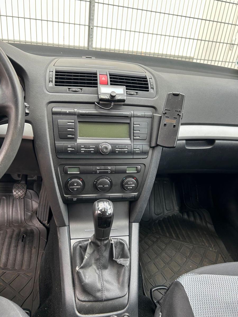 Skoda Octavia 2005 — photo 8