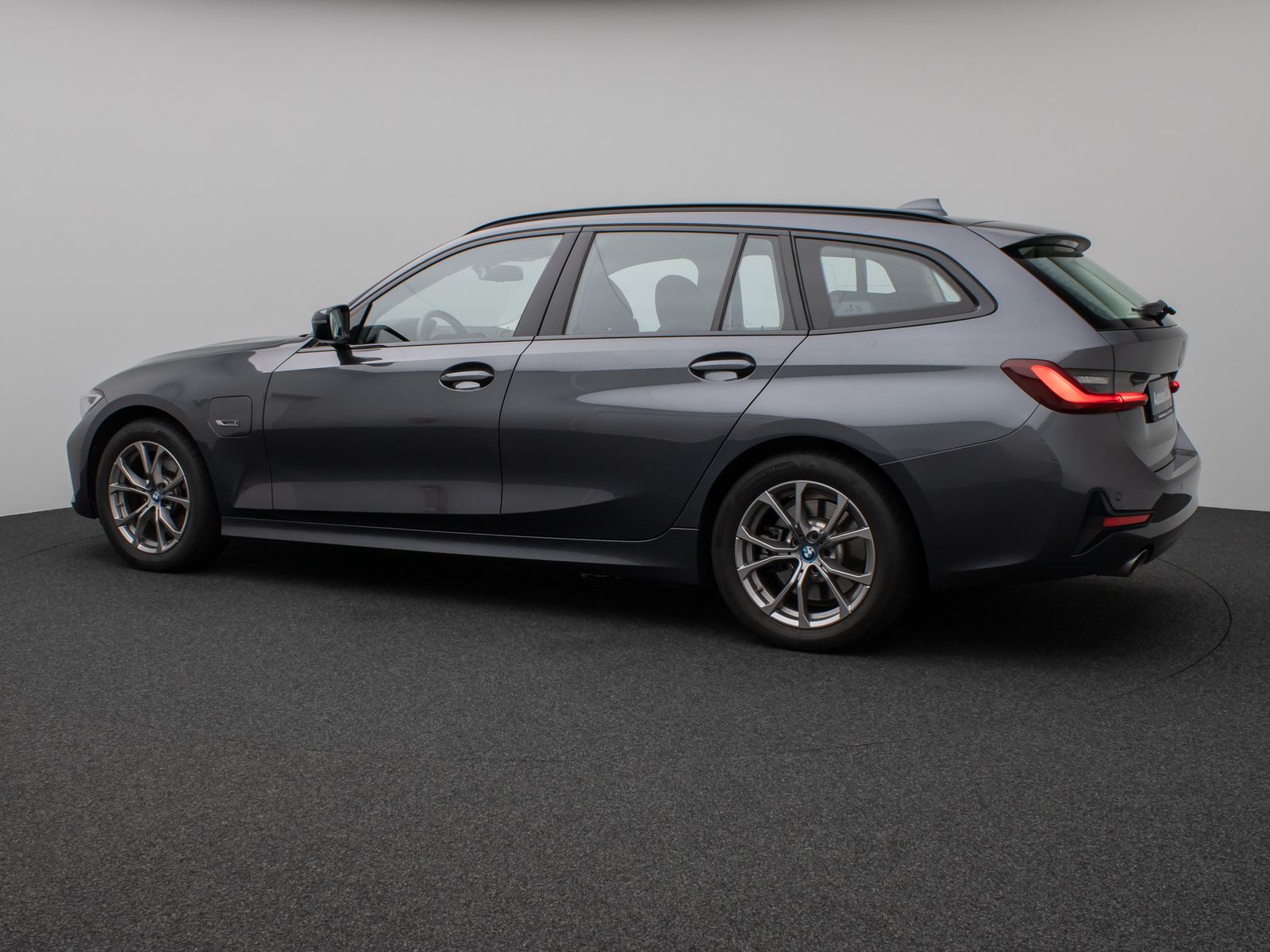 Fahrzeugabbildung BMW 320e Sport Line Panorama DAB CockPitPr PDC Alarm