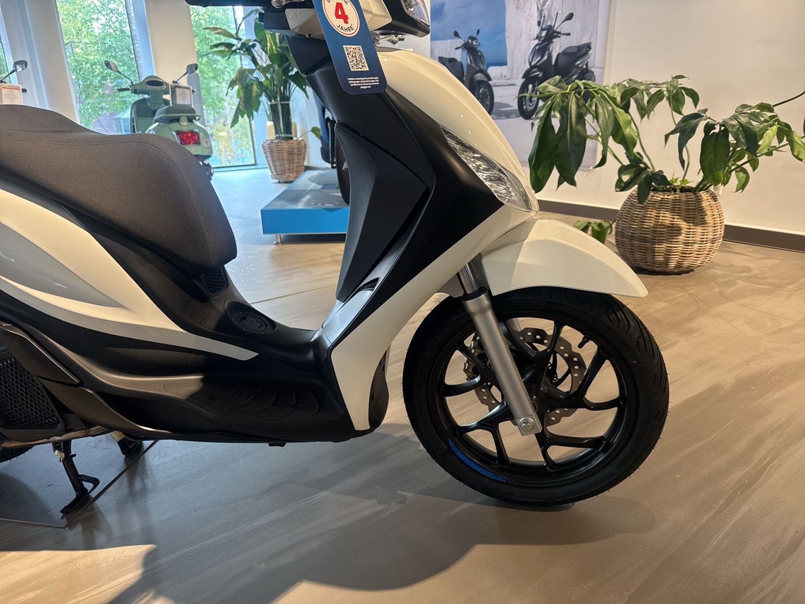 Fahrzeugabbildung Piaggio Medley 125 Sport White