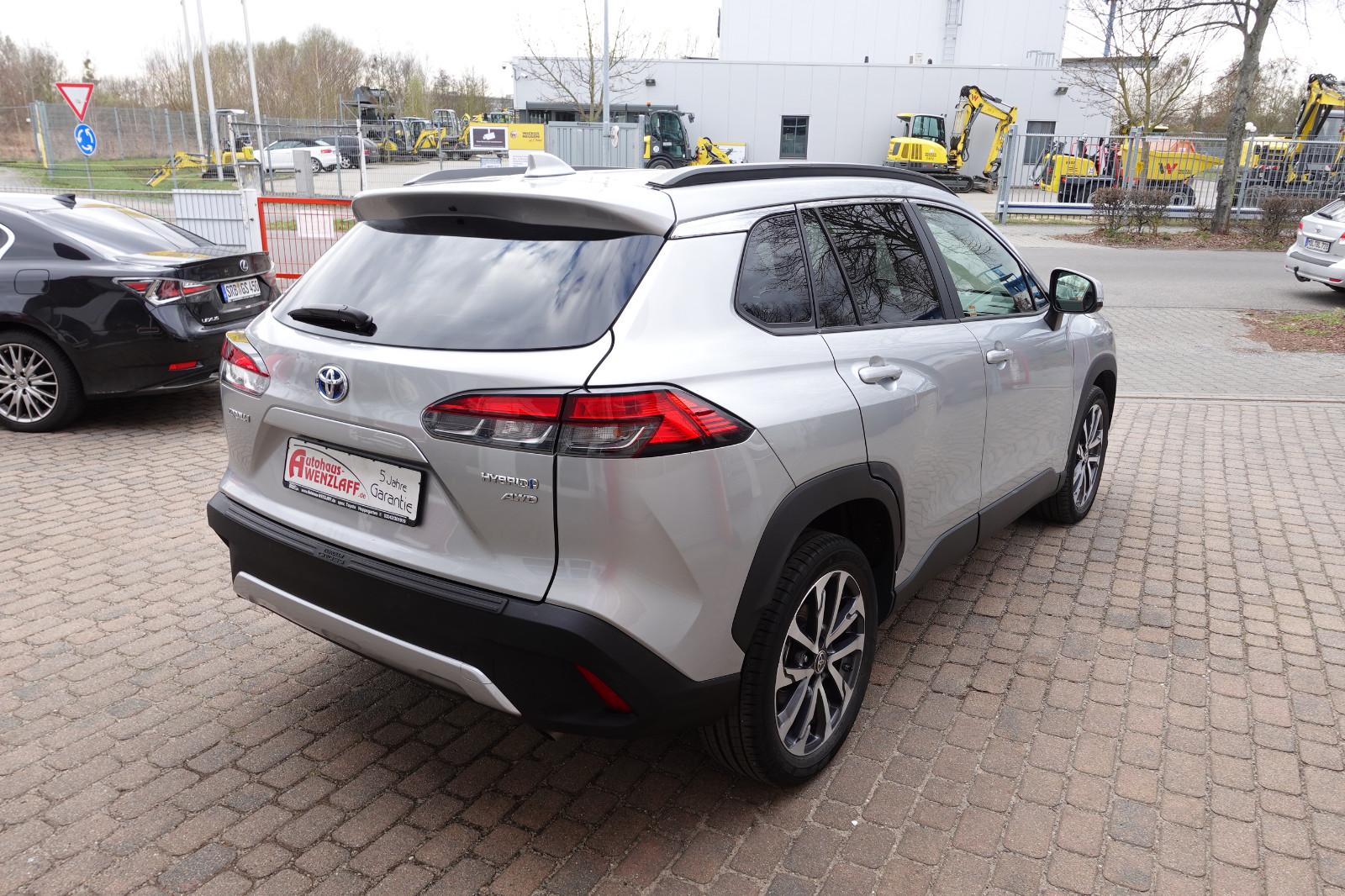 Toyota Corolla Cross 2.0 Hybrid Team Allrad 5J Garantie