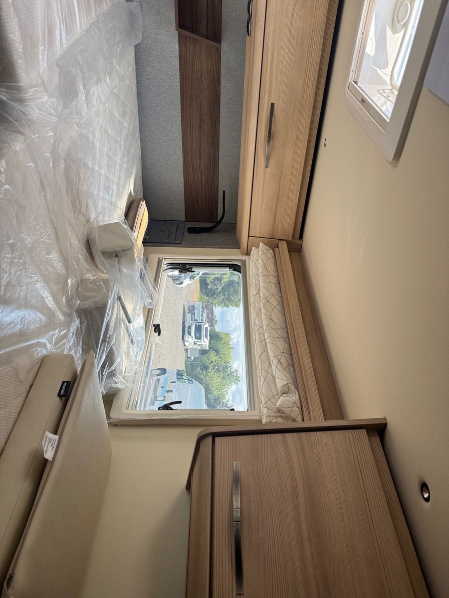 Fahrzeugabbildung Eura Mobil Profila T 726 EF Comfort Mondial-Plus-S-Pakete