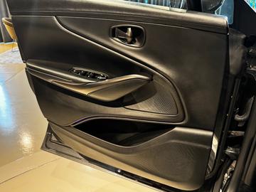 صورة مصغرة 25 لـ 2021 Aston Martin DBX