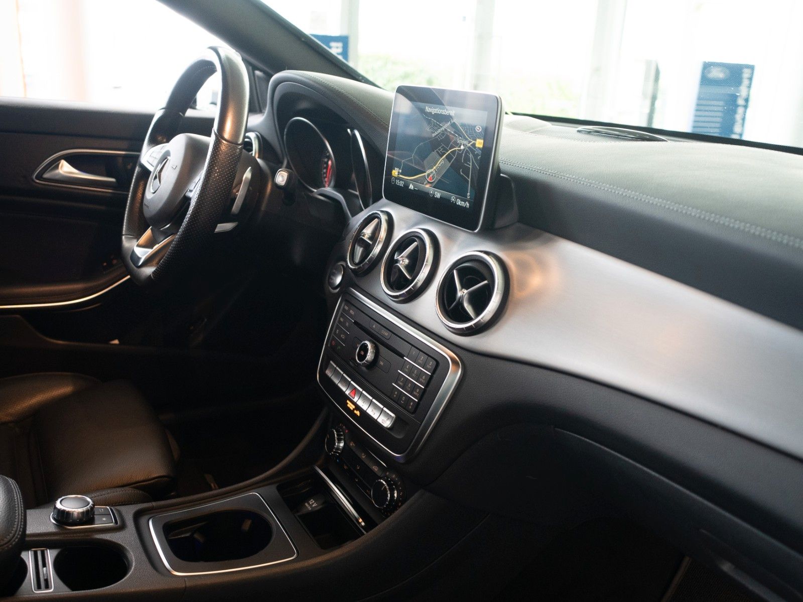 Fahrzeugabbildung Mercedes-Benz CLA 220 Shooting Brake AMG/4x4/AUTOM./KAMERA/LED
