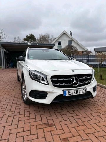 MERCEDES-BENZ Mercedes Benz  GLA 200 BJ2017 zu verkaufen