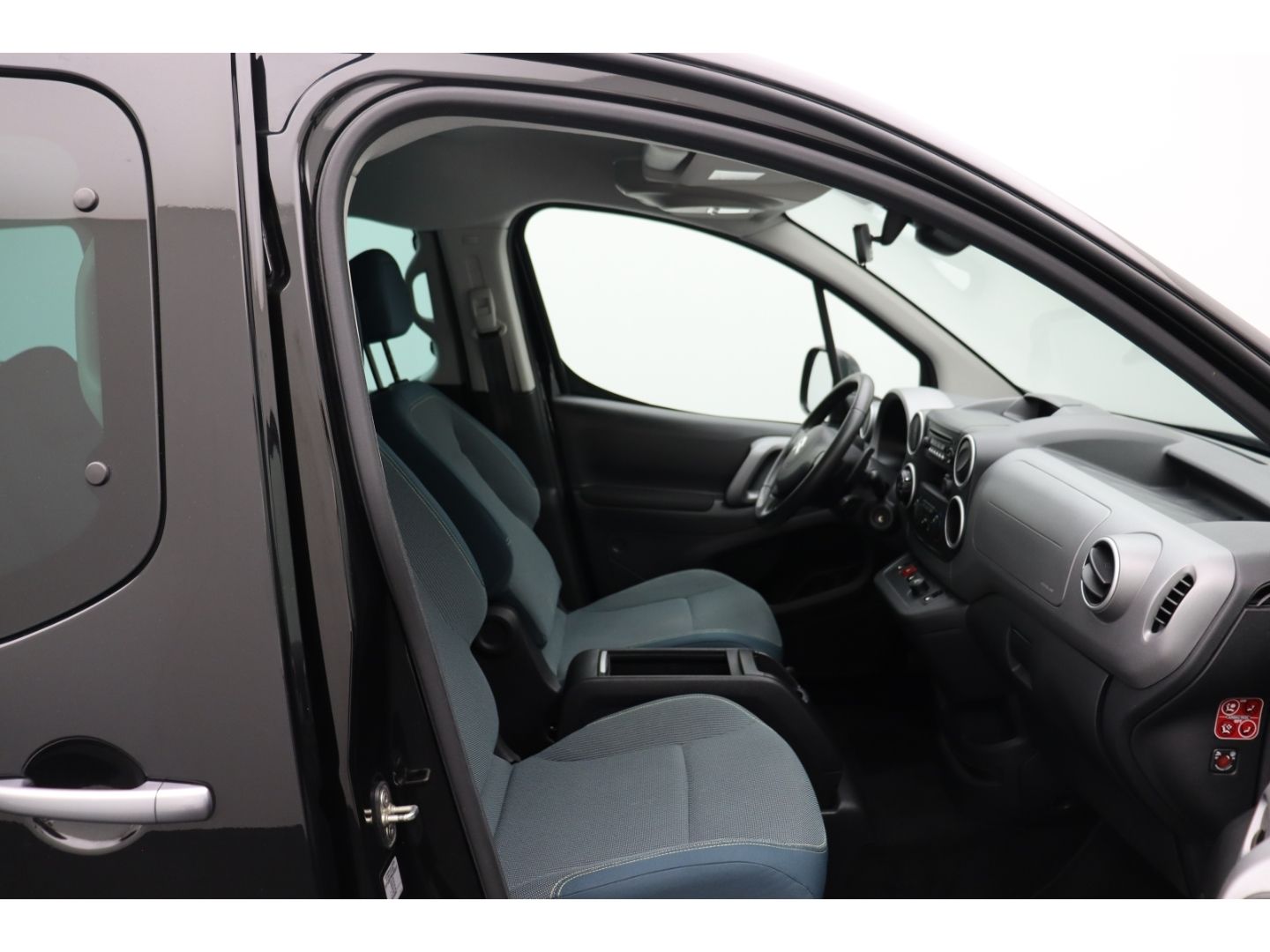 Fahrzeugabbildung Citroën Berlingo 1.6 Kombi Selection AHK abnehmbar