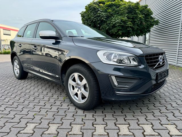 Volvo XC60 D3 Momentum Aut. R-Design  NAVI + PDC + CAM