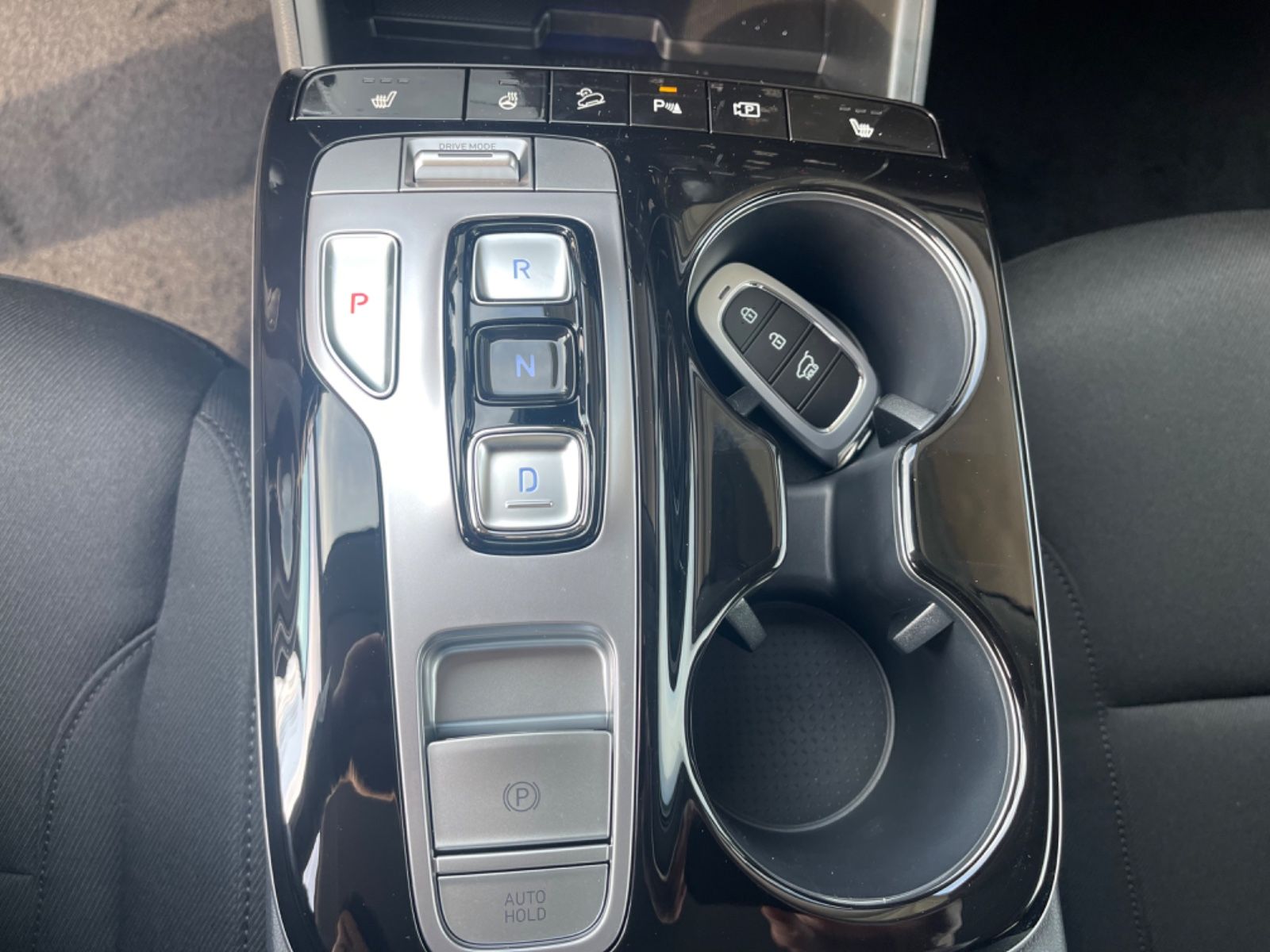 Fahrzeugabbildung Hyundai TUCSON Hybrid 230PS 1.6 T-GDI Trend LED NAVI RFK