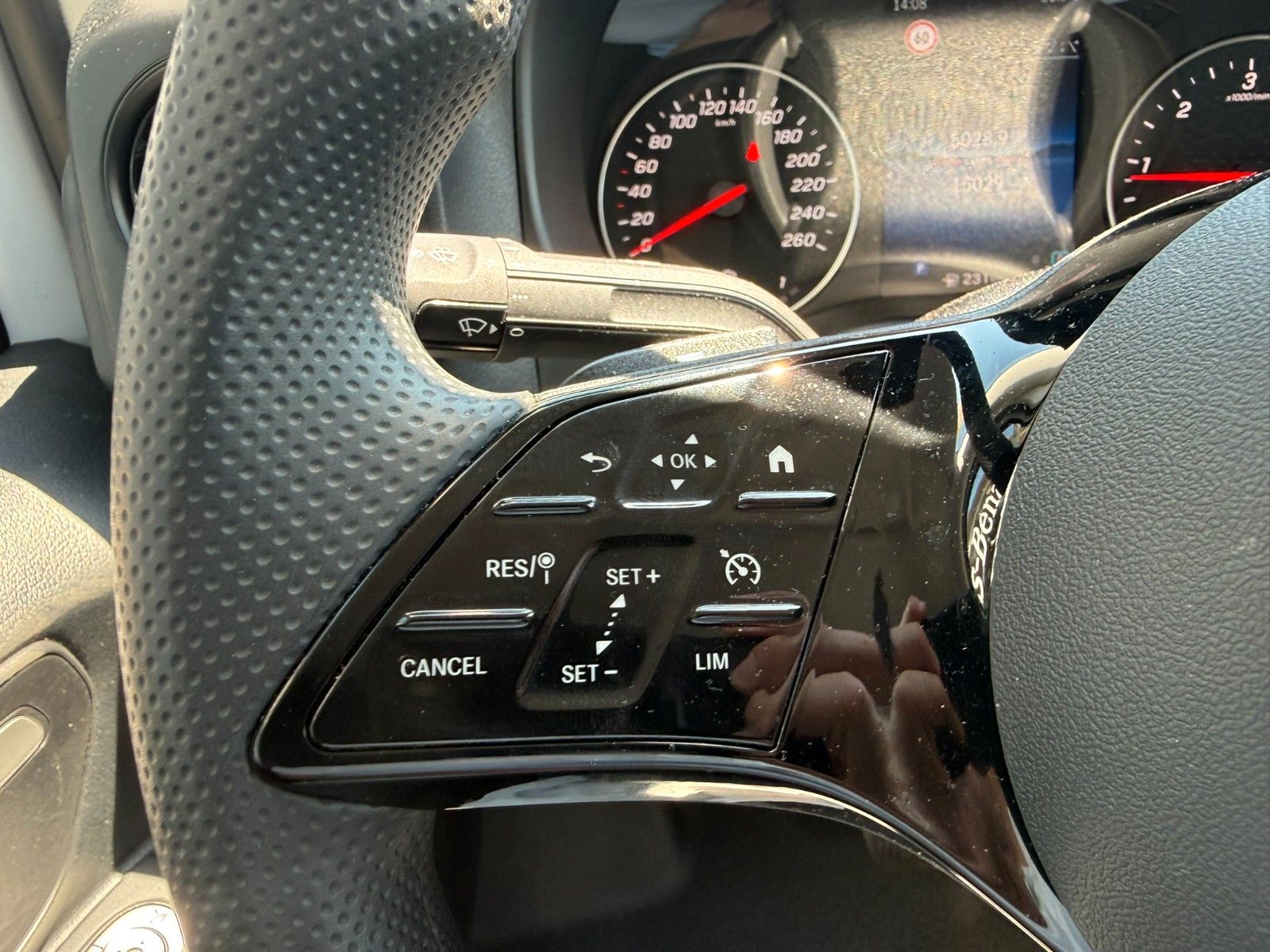 Fahrzeugabbildung Mercedes-Benz Vito 116 CDI 9G Klima Kamera SHZ