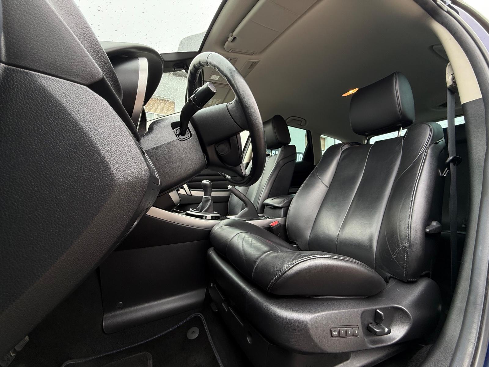 Mazda CX-7 2.2 MZR-CD 173 ch Exclusive • 4x4 • Bose • Cuir • Caméra • Xenon
