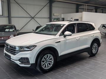 Volkswagen Touareg - 1