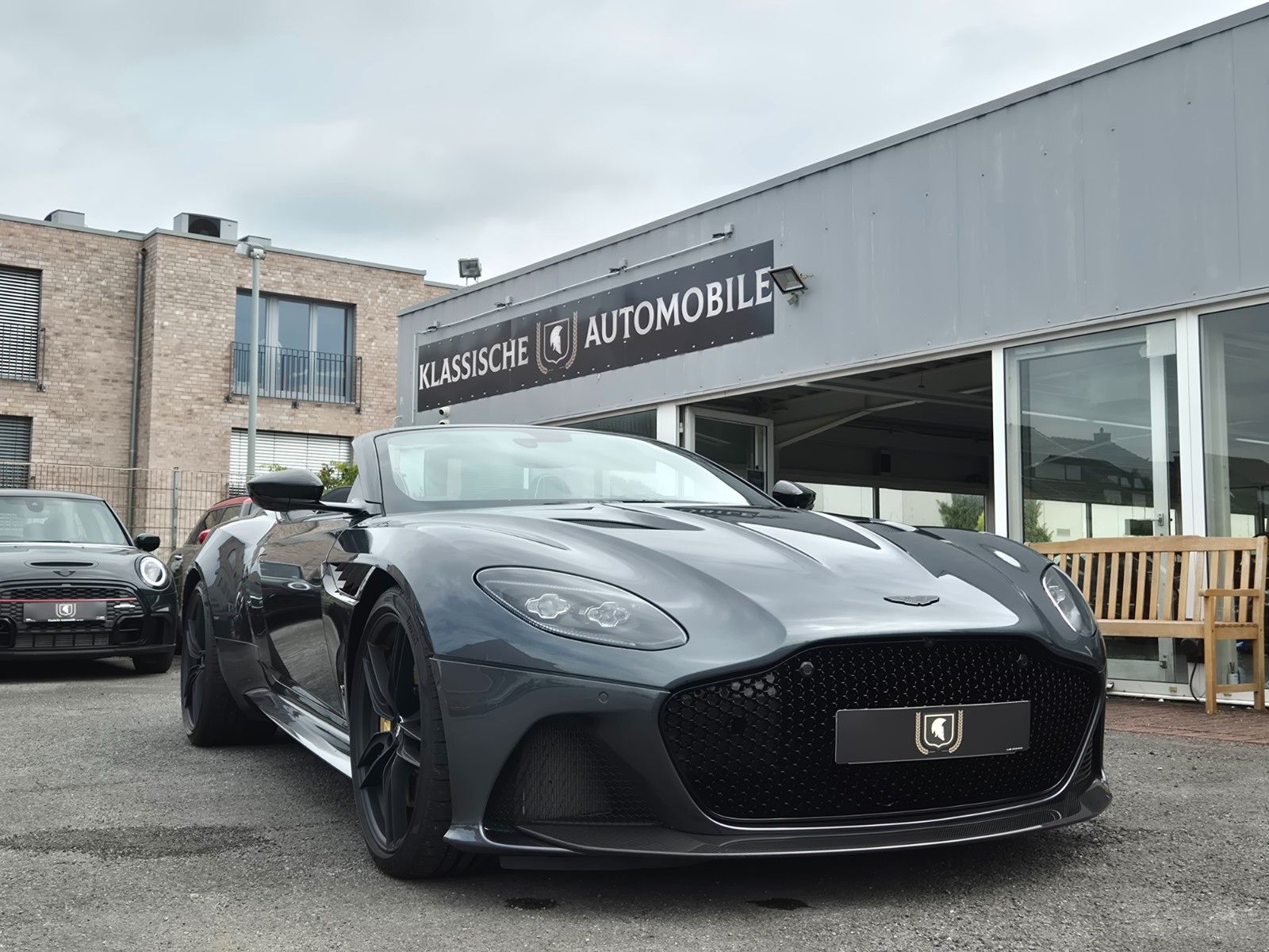 Fahrzeugabbildung Aston Martin DBS 5.2 V12 Volante/Werksgarantie 09/27/1A