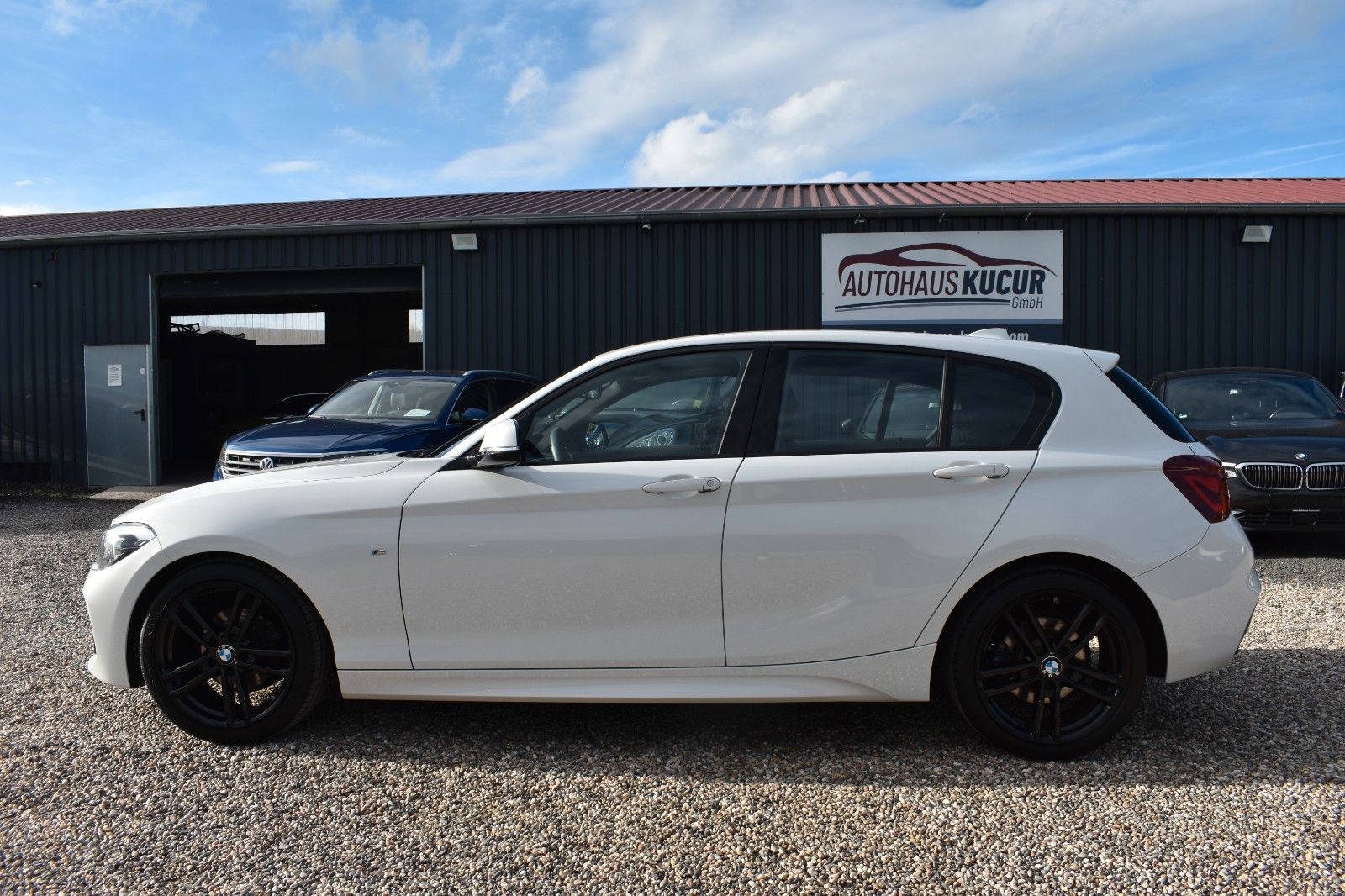 Fahrzeugabbildung BMW 118i Lim. Edition M Sport Shadow Navi Leder LED