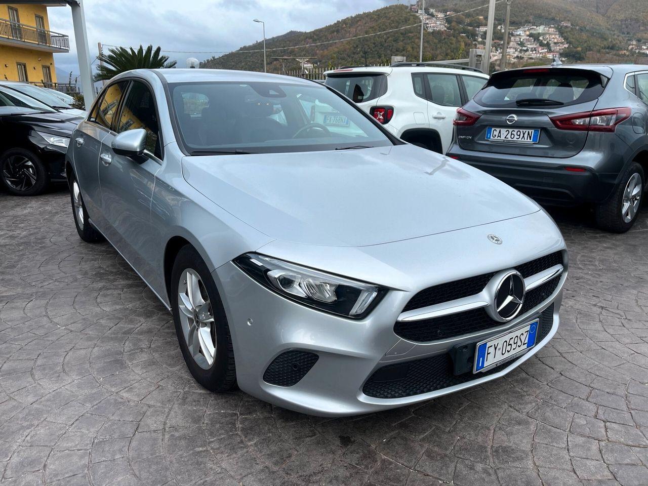 Mercedes-Benz A 180 Mercedes-benz A 180 d Automatic Business