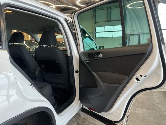 Volkswagen Tiguan Team 4Motion *2. Hand*Klima*SHZ*AHK*PDC*