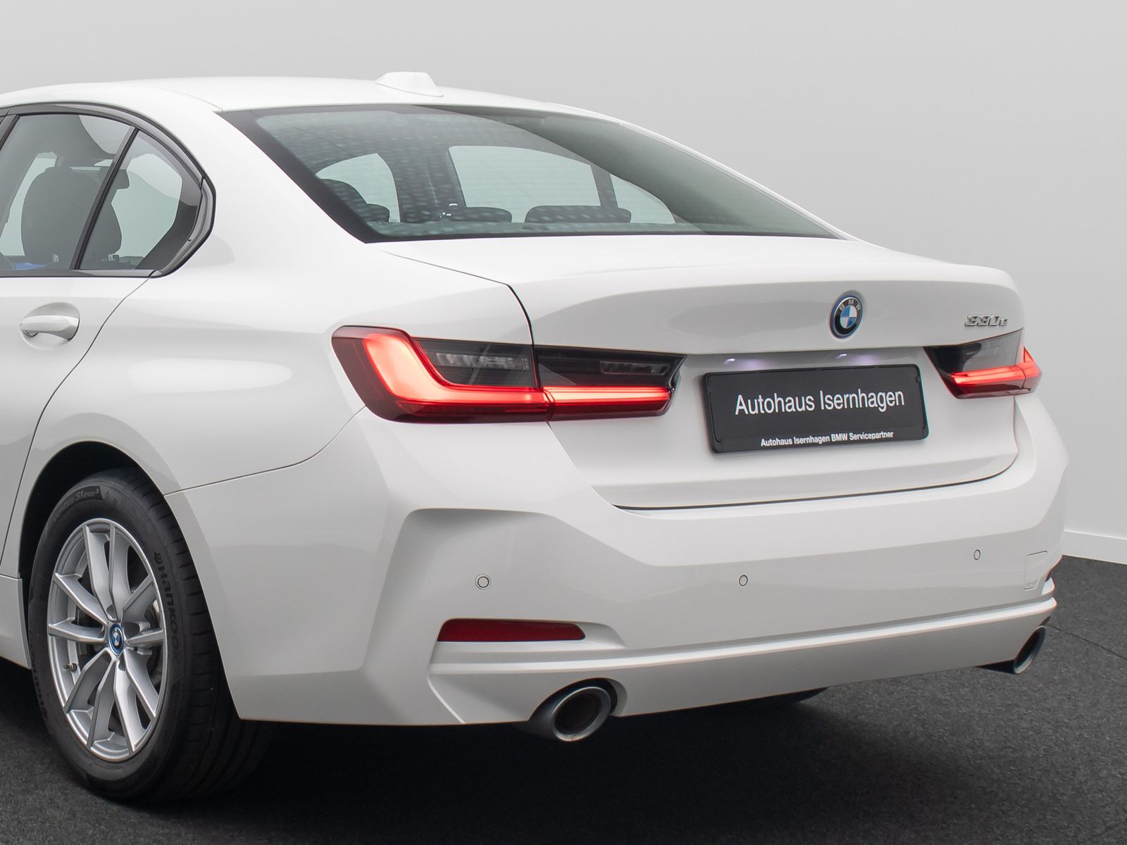 Fahrzeugabbildung BMW 330e GeschwindigReg PDC CockpitPlus DAB Sport