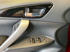 Fahrzeugabbildung Mitsubishi Eclipse Cross Plus 2.4 l MIVEC PHEV 4WD