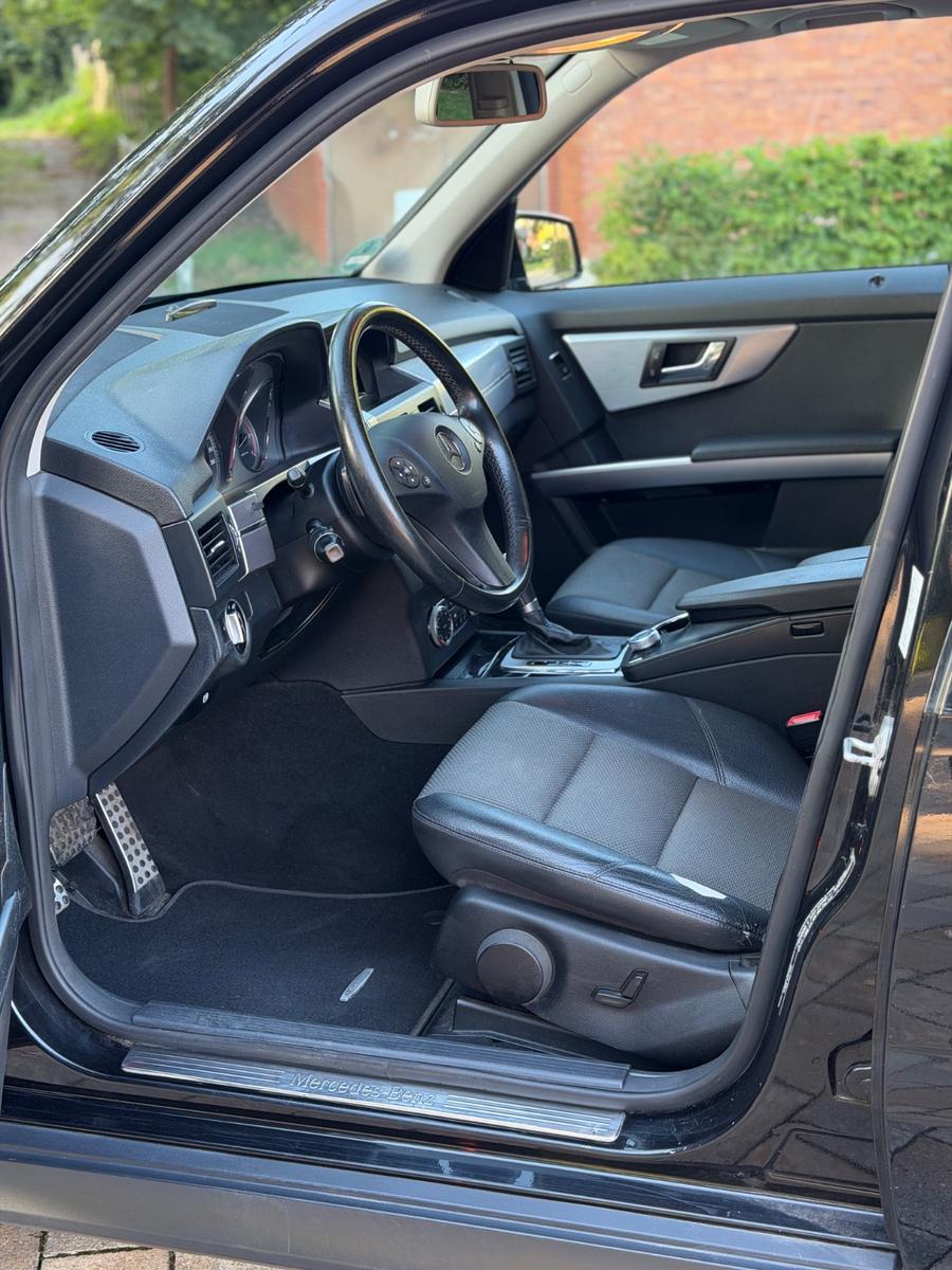 Mercedes-Benz GLK350 2010 — photo 10