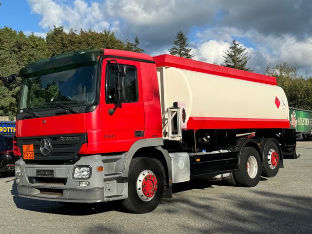 Mercedes-Benz Actros 2541 L / Willig 3 Kammern /Oben/Unten /