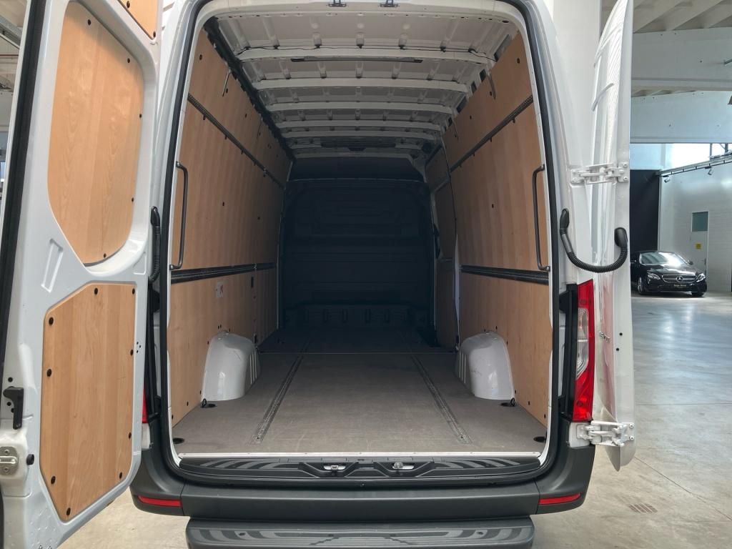 Fahrzeugabbildung Mercedes-Benz Sprinter 315 Kasten L3H2 Schwingsitz 360°SHZ Nav