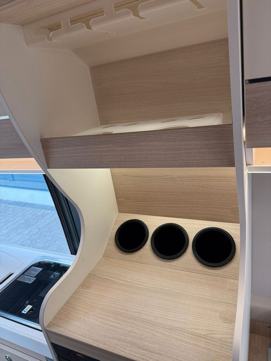 Fahrzeugabbildung Eura Mobil Van V 635 EB Automatik, 180 PS, Fahrassistenz