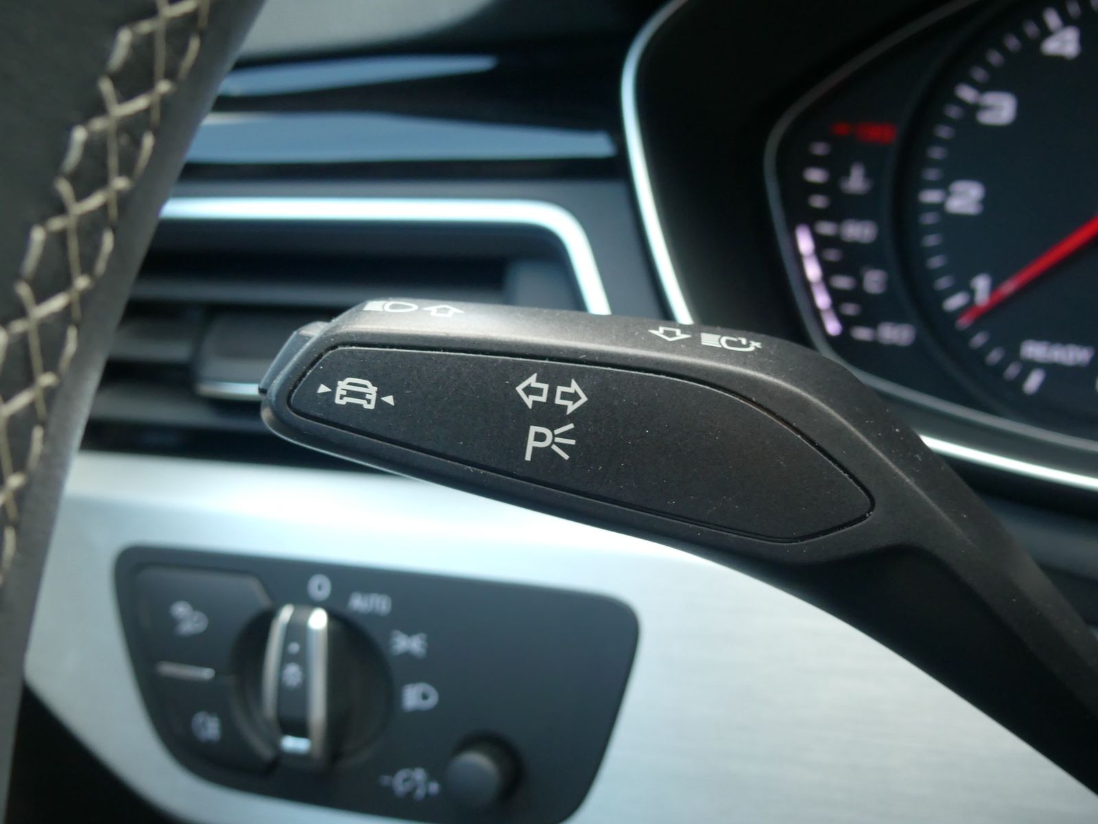 Audi A4 Avant 35 TFSI S line S-Tronic LED Navi Leder foto 23