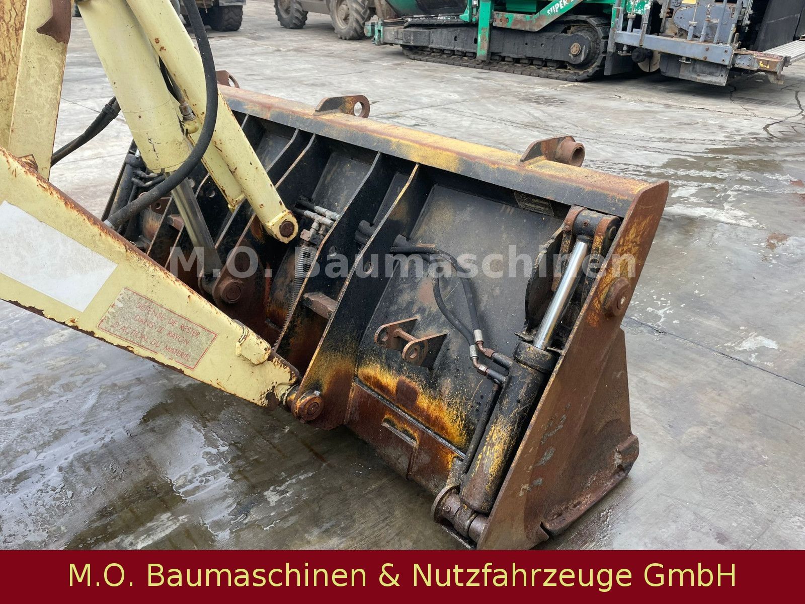 Fahrzeugabbildung Fermec 860 / Klappschaufel / Kontagewicht /
