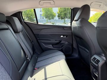 Peugeot 408 - 12
