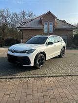 Volkswagen Tiguan 2.0 TDI DSG 4M R-Line Leder Head Ahk h&k