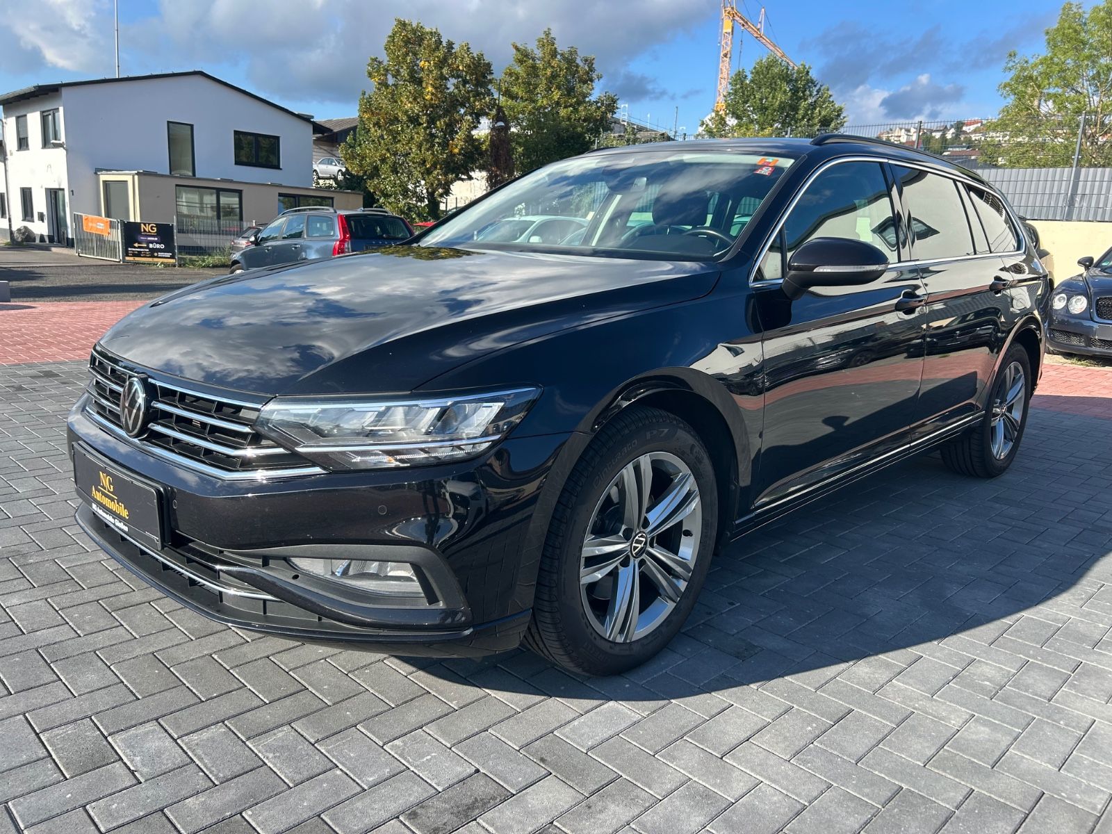 Volkswagen Passat Variant Business *LED*Massage*AHK*1.Hand*