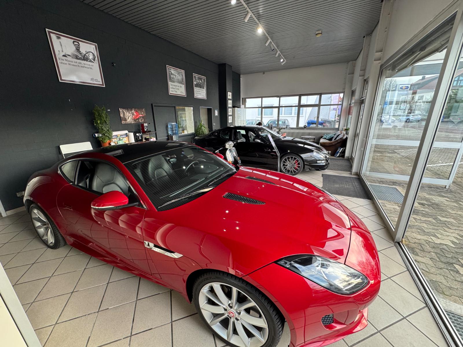 showroom-image-top